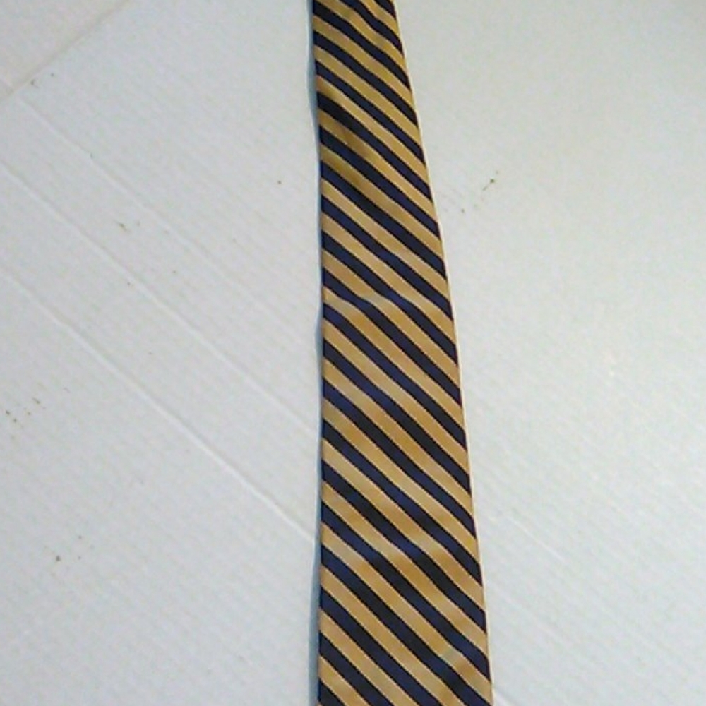 Men's Navy and Gold necktie - Picture 4 of 6